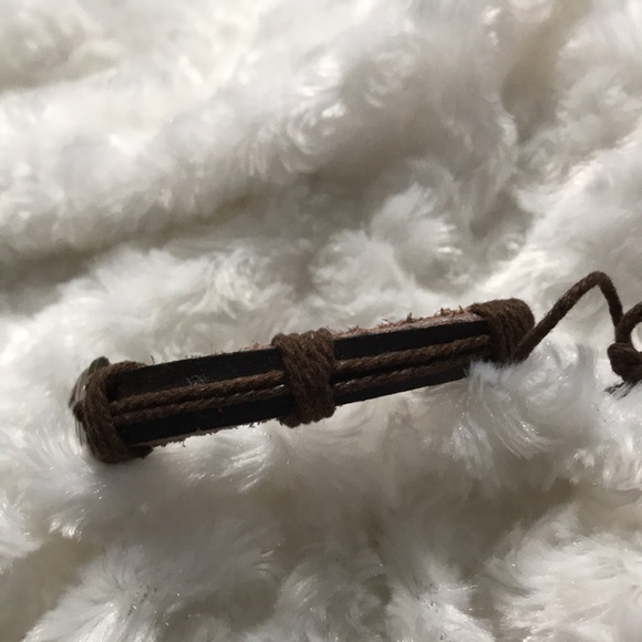 Buccaneers leather adjustable bracelet - Picture 5 of 5